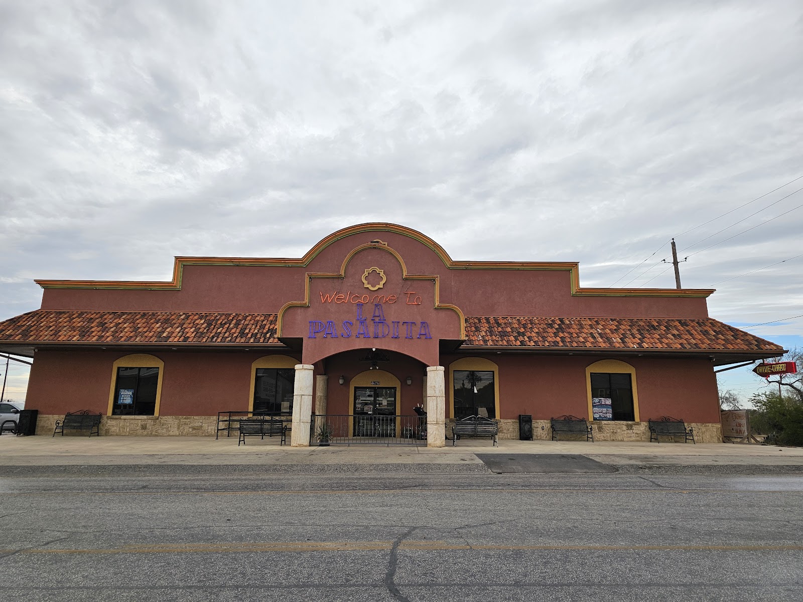 La Pasadita restaurant exterior with Welcome sign